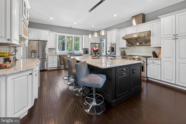 22 GRASSY LAKE RD, Shamong, NJ 08088