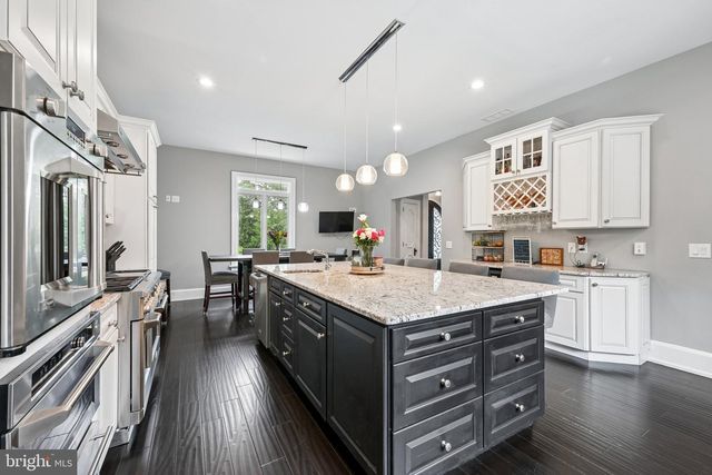 22 GRASSY LAKE RD, Shamong, NJ 08088