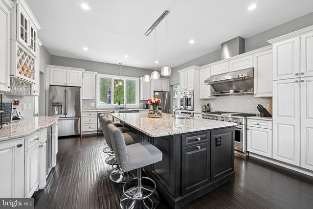 22 GRASSY LAKE RD, Shamong, NJ 08088