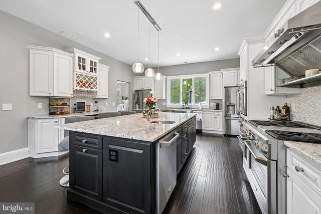 22 GRASSY LAKE RD, Shamong, NJ 08088