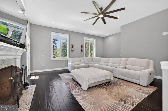 22 GRASSY LAKE RD, Shamong, NJ 08088