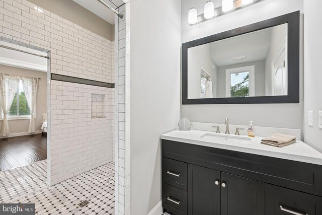22 GRASSY LAKE RD, Shamong, NJ 08088