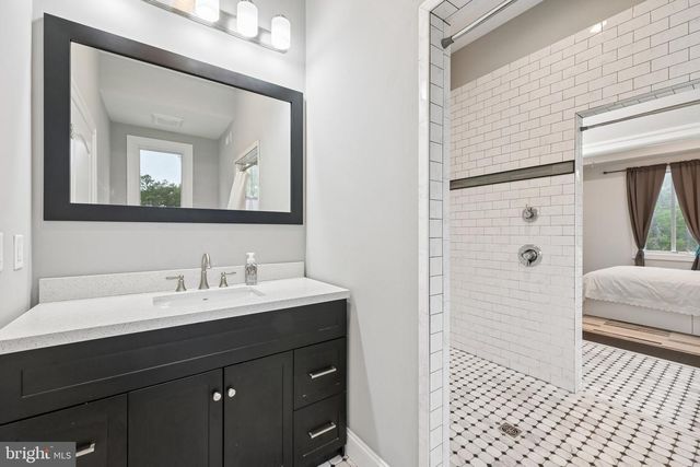 22 GRASSY LAKE RD, Shamong, NJ 08088