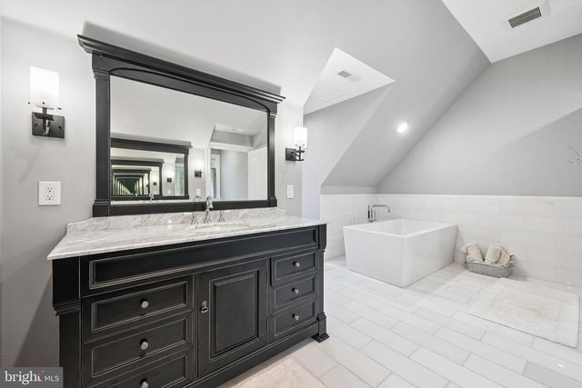 22 GRASSY LAKE RD, Shamong, NJ 08088