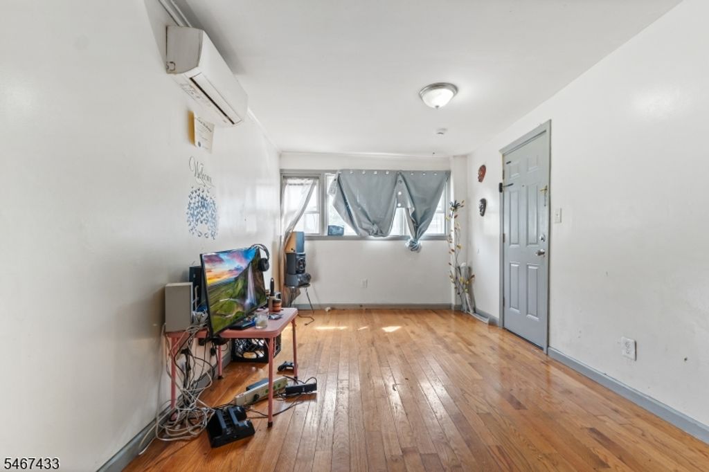 86 Highland Ave, Newark City, NJ 07104 — photo 2