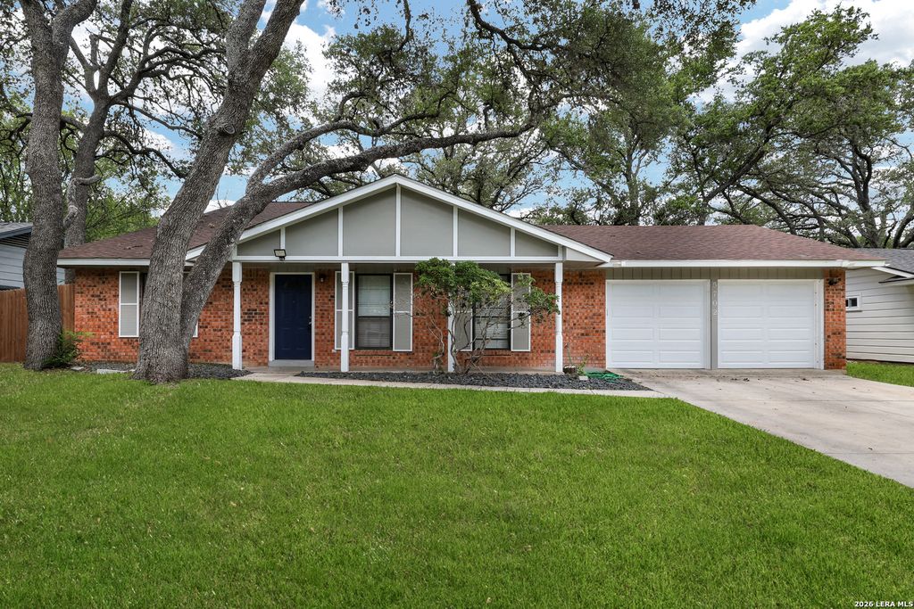 5702 CHARLIE CHAN DR, San Antonio, TX 78240