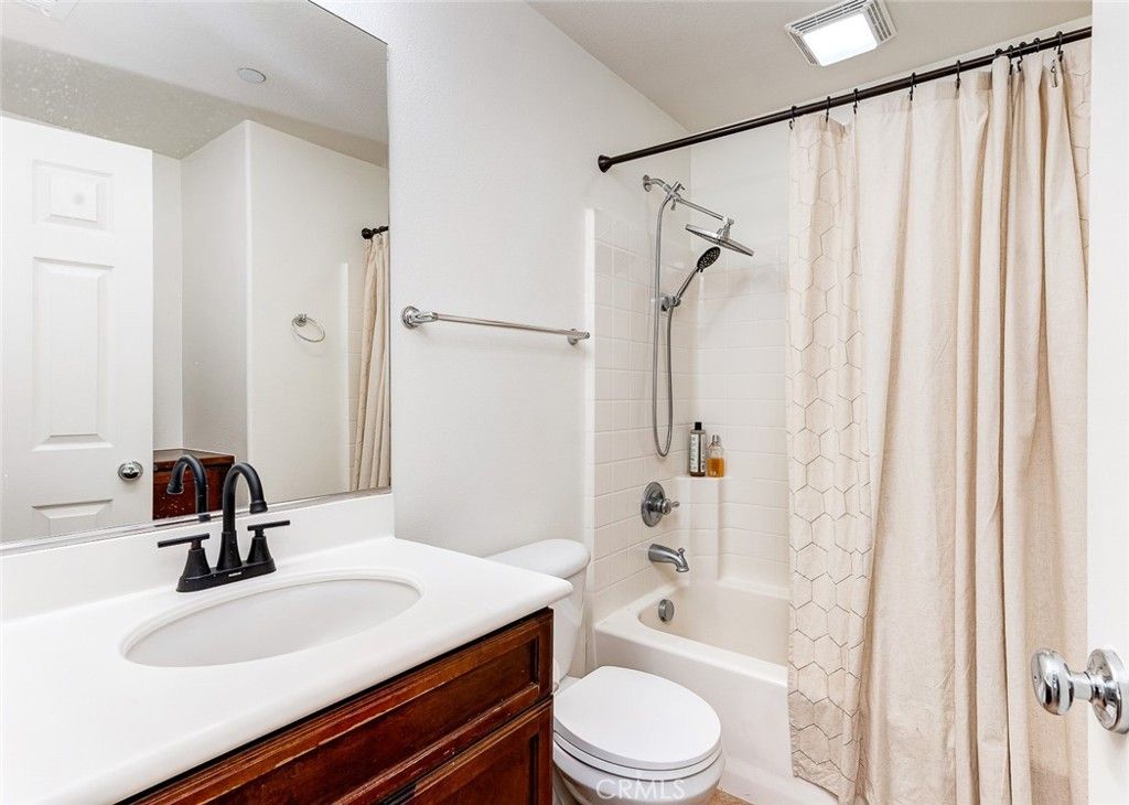 Image 14 of property listing at 15220 Cambridge, Tustin, CA 92782