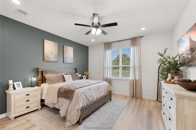 1356 Kingsgate Drive, Bryan, TX 77807