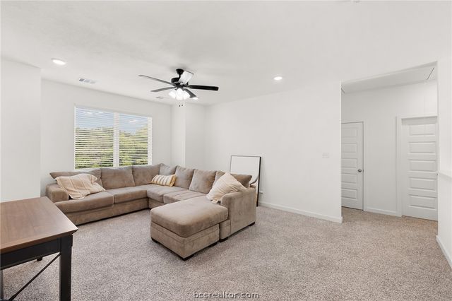 1356 Kingsgate Drive, Bryan, TX 77807