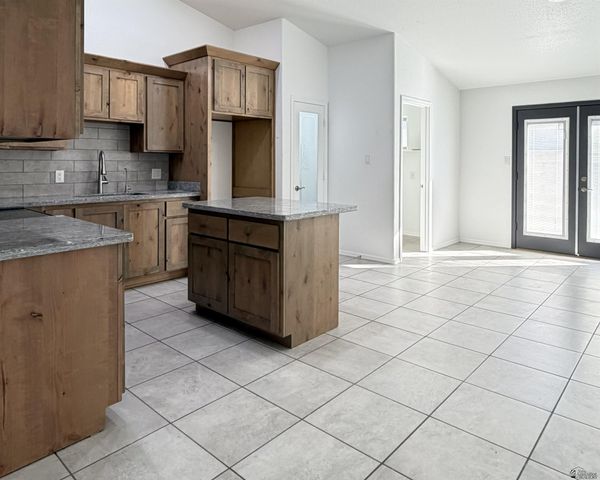 384 N 22 Dr, San Luis, AZ 85336