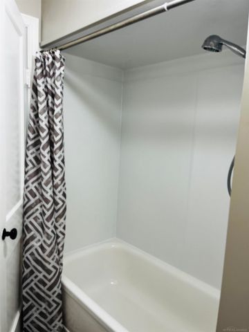 203 Gasoline Alley, Houghton Lake, MI 48629