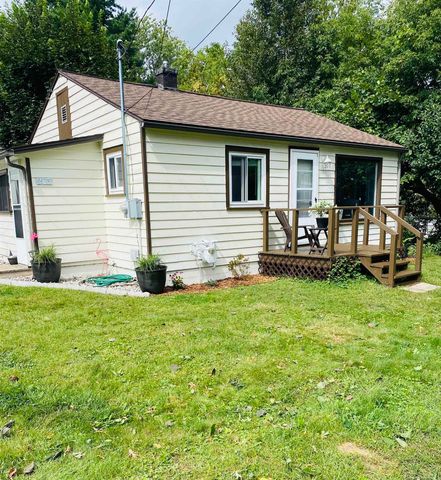 203 Gasoline Alley, Houghton Lake, MI 48629