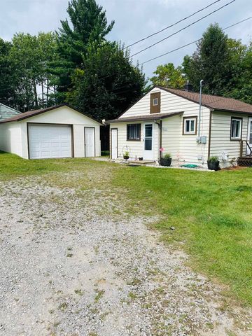 203 Gasoline Alley, Houghton Lake, MI 48629