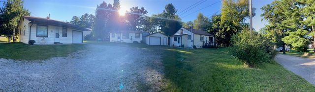 203 Gasoline Alley, Houghton Lake, MI 48629