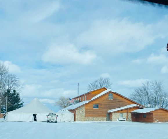 203 Gasoline Alley, Houghton Lake, MI 48629