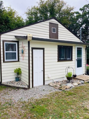 203 Gasoline Alley, Houghton Lake, MI 48629