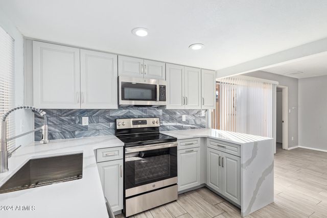 14237 N 41ST Drive, Phoenix, AZ 85053