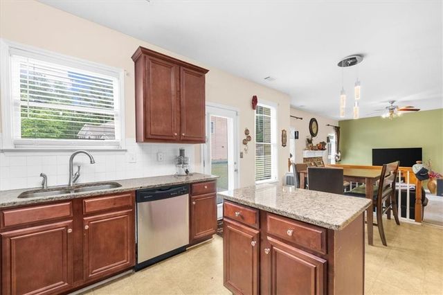 3560 Brittany Oak Trace, Snellville, GA 30039