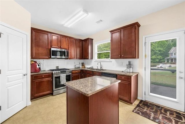 3560 Brittany Oak Trace, Snellville, GA 30039