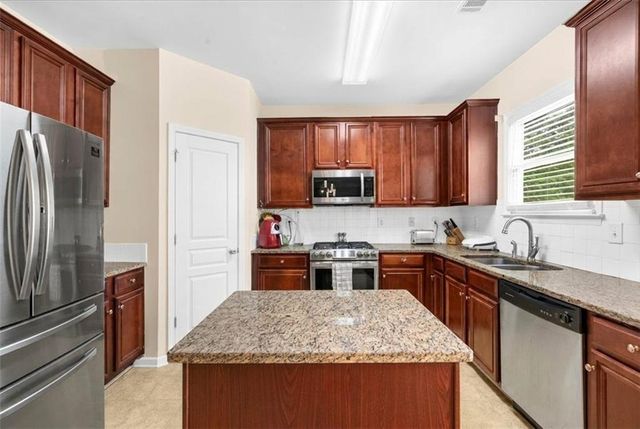 3560 Brittany Oak Trace, Snellville, GA 30039