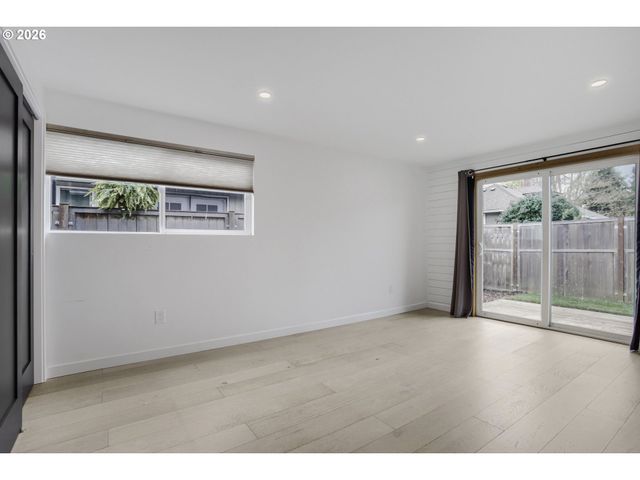 570 Ne TRUMAN Ln, Hillsboro, OR 97124