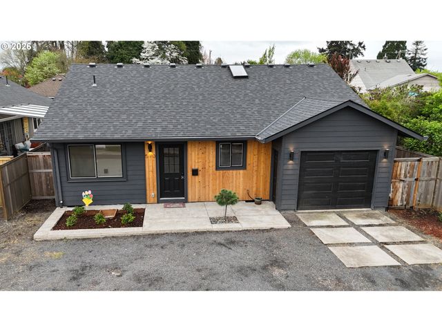 570 Ne TRUMAN Ln, Hillsboro, OR 97124