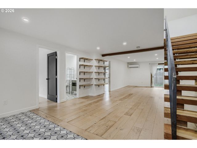 570 Ne TRUMAN Ln, Hillsboro, OR 97124