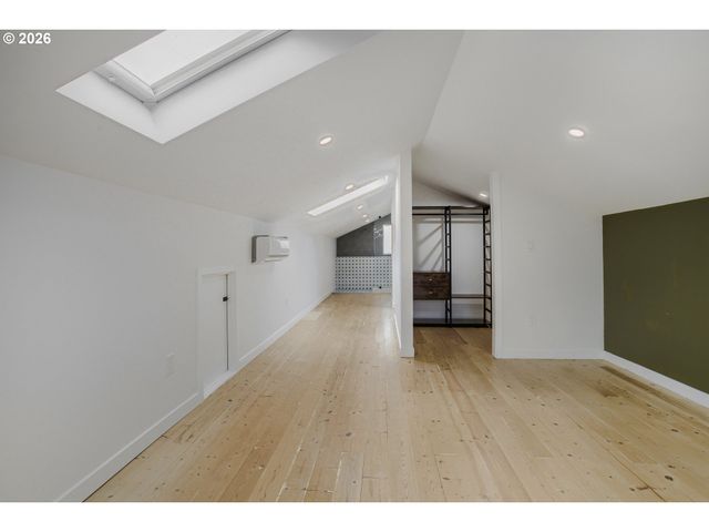 570 Ne TRUMAN Ln, Hillsboro, OR 97124