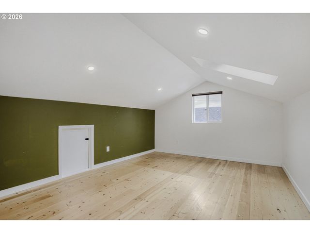 570 Ne TRUMAN Ln, Hillsboro, OR 97124