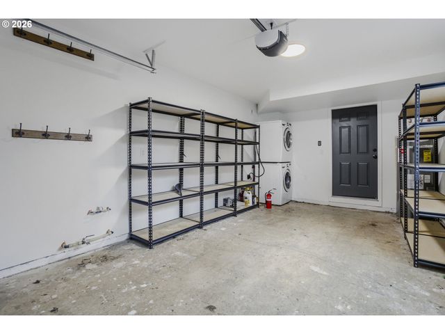 570 Ne TRUMAN Ln, Hillsboro, OR 97124