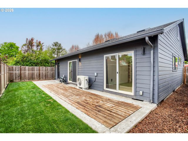 570 Ne TRUMAN Ln, Hillsboro, OR 97124