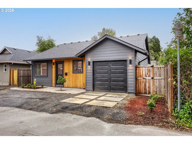 570 Ne TRUMAN Ln, Hillsboro, OR 97124