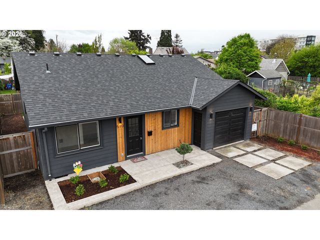 570 Ne TRUMAN Ln, Hillsboro, OR 97124