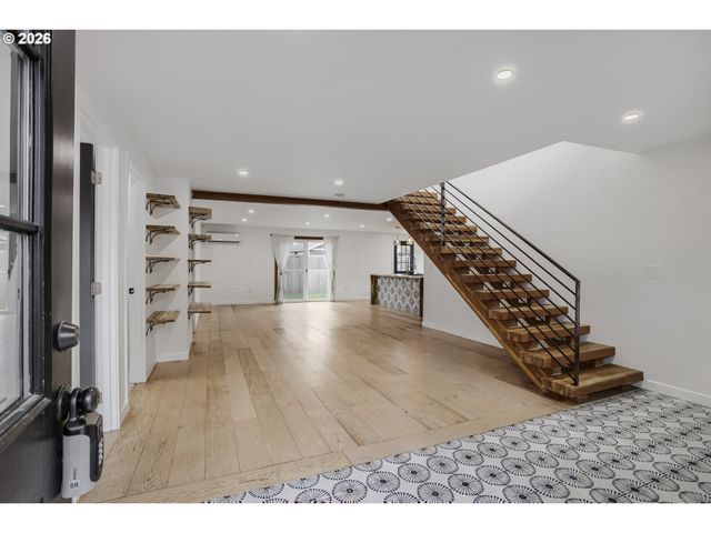 570 Ne TRUMAN Ln, Hillsboro, OR 97124