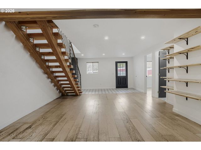 570 Ne TRUMAN Ln, Hillsboro, OR 97124