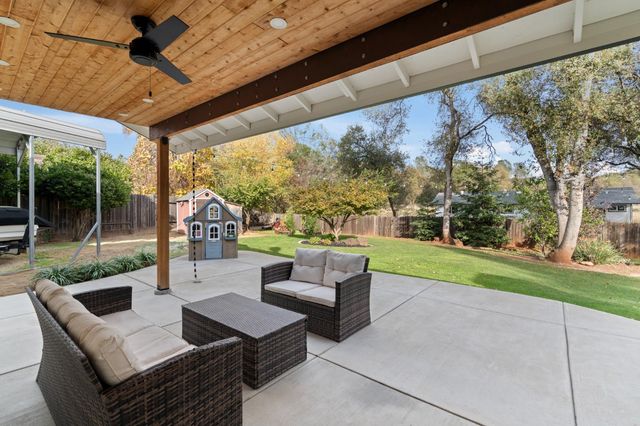 4121 Oakmont Dr, Shingle Springs, CA 95682