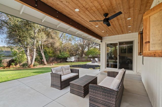 4121 Oakmont Dr, Shingle Springs, CA 95682