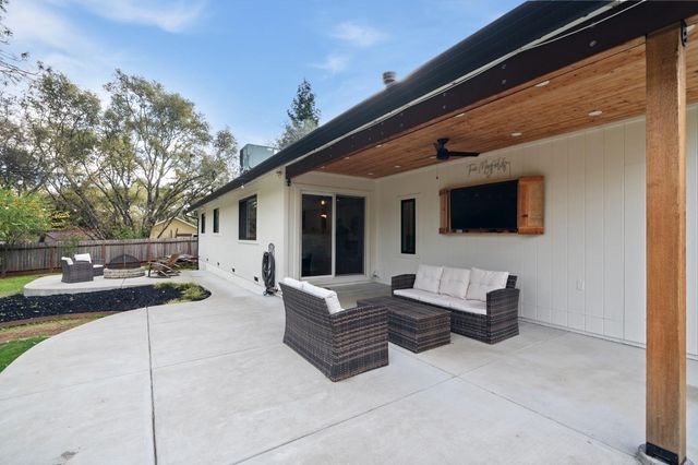 4121 Oakmont Dr, Shingle Springs, CA 95682