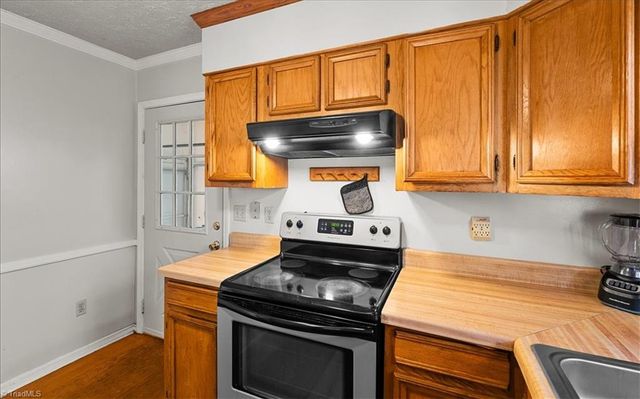 4404 Essex Court, High Point, NC 27265