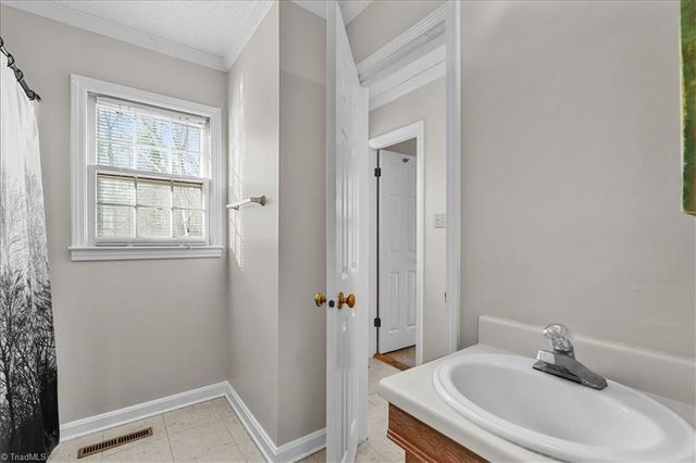 4404 Essex Court, High Point, NC 27265