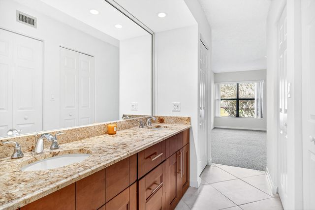 5021 Oak Hill Lane 115, Delray Beach, FL 33484