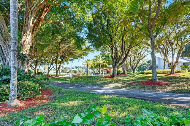 5021 Oak Hill Lane 115, Delray Beach, FL 33484