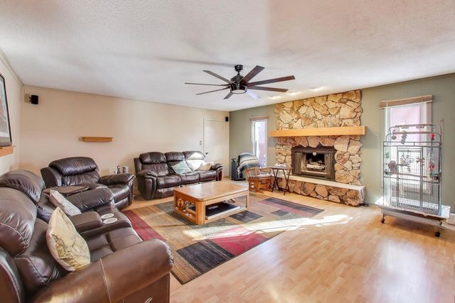 462 Longwood Drive, Buffalo Grove, IL 60089