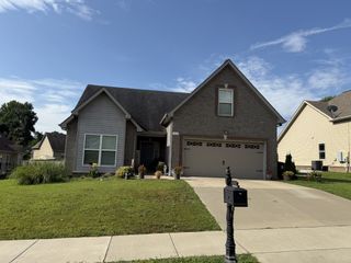 215 E Winterberry Trl, E, White House, TN 37188