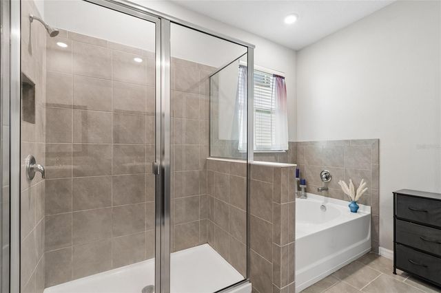 9845 SHORELINE VIEW WAY, Wesley Chapel, FL 33545