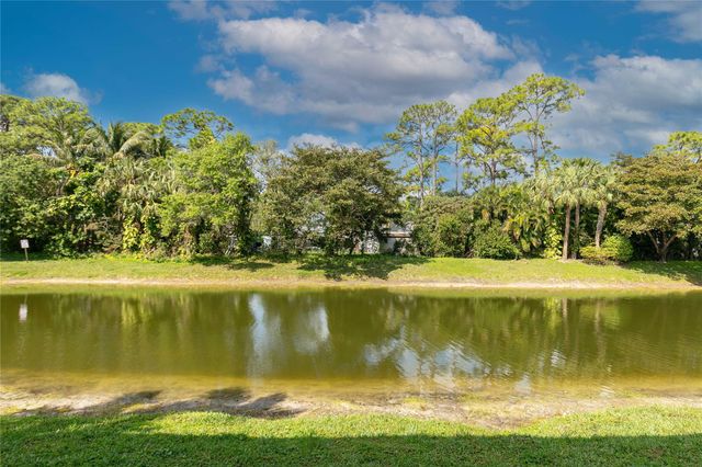 150 Coconut Key Lane, Delray Beach, FL 33484