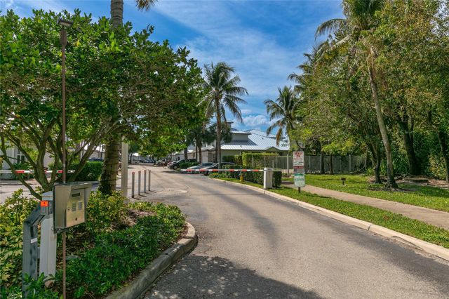 150 Coconut Key Lane, Delray Beach, FL 33484