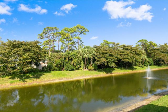 150 Coconut Key Lane, Delray Beach, FL 33484