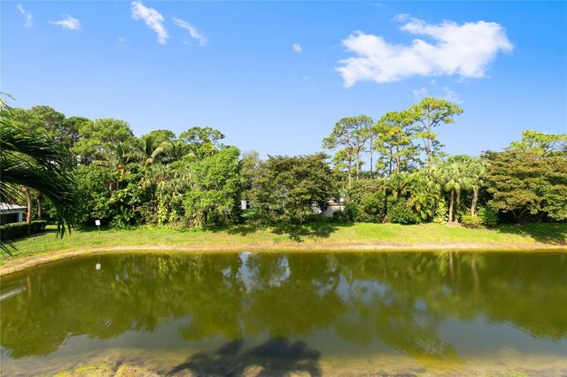 150 Coconut Key Lane, Delray Beach, FL 33484