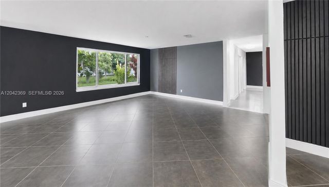 121 NE 18th Street, Homestead, FL 33030